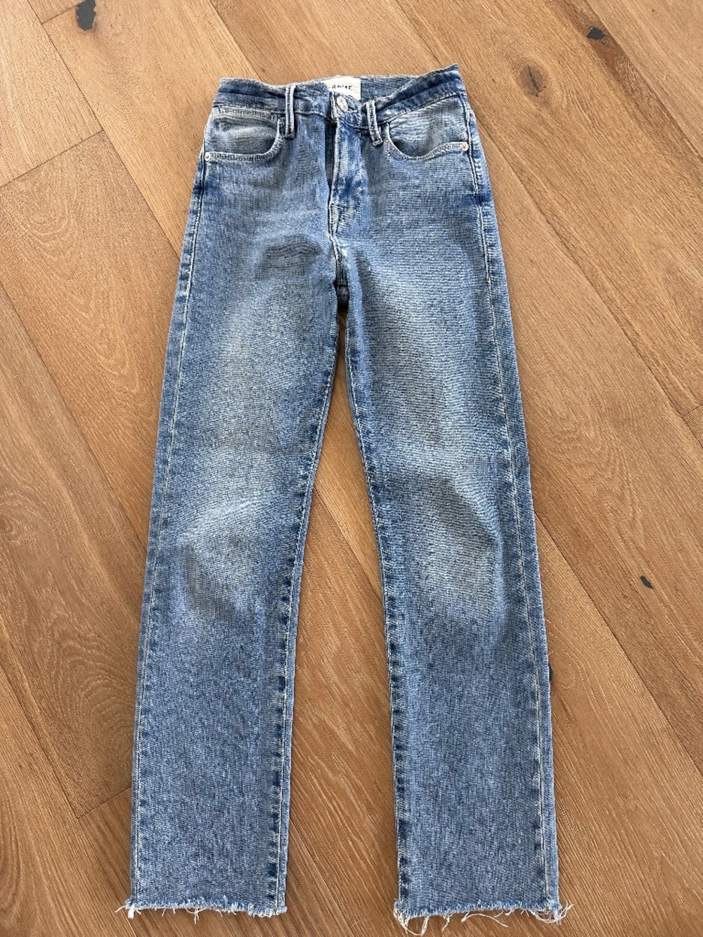 Frame  LeHigh Raw Hem Crop Jeans Size 24